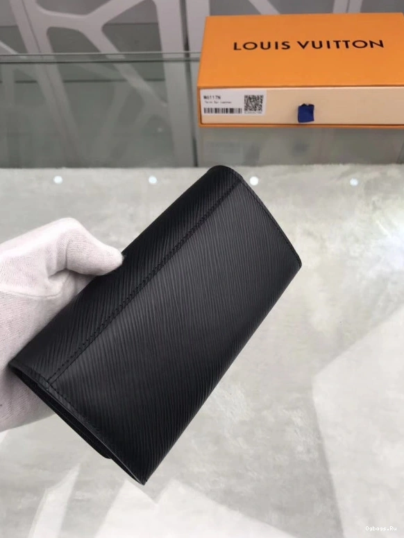 Vuitton Louis Twist Wallet 0210